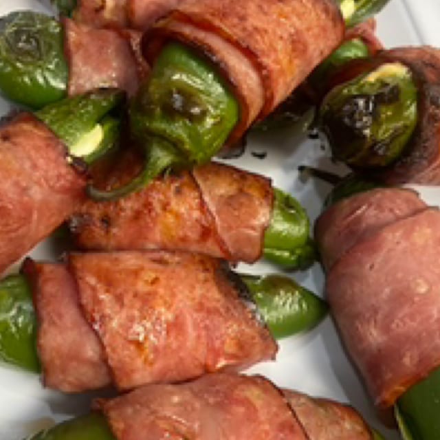 3 jalapeños poppers.